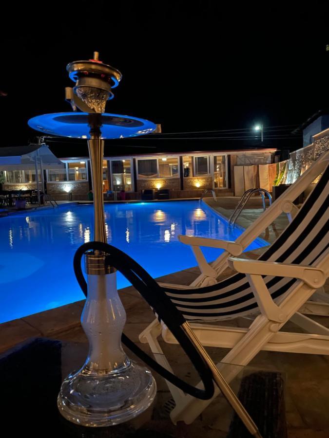 Hotel Istatov 诺弗多伊兰 外观 照片