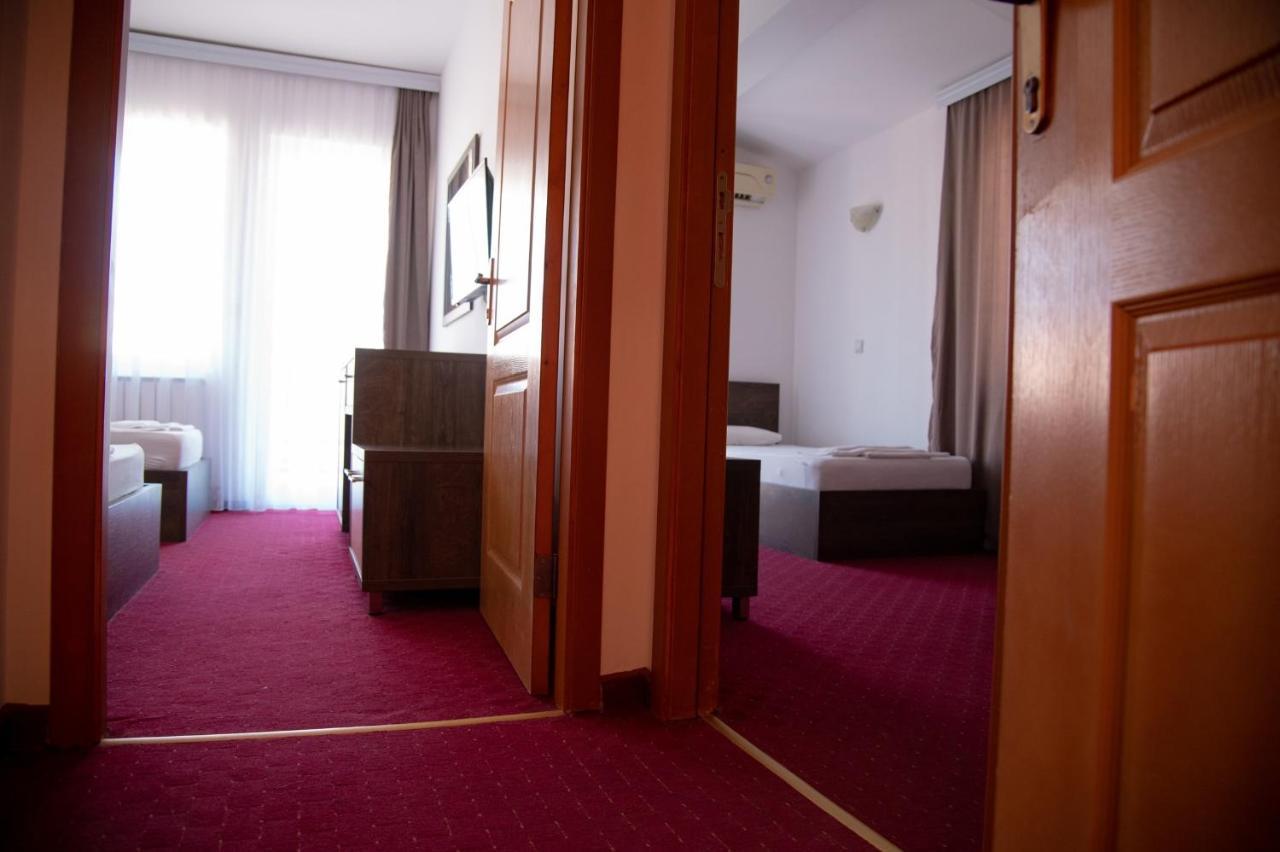Hotel Istatov 诺弗多伊兰 外观 照片