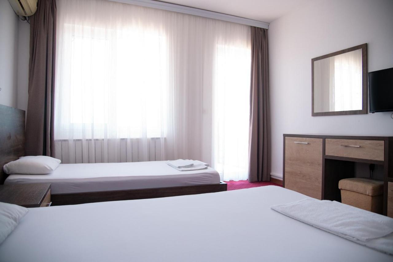 Hotel Istatov 诺弗多伊兰 外观 照片