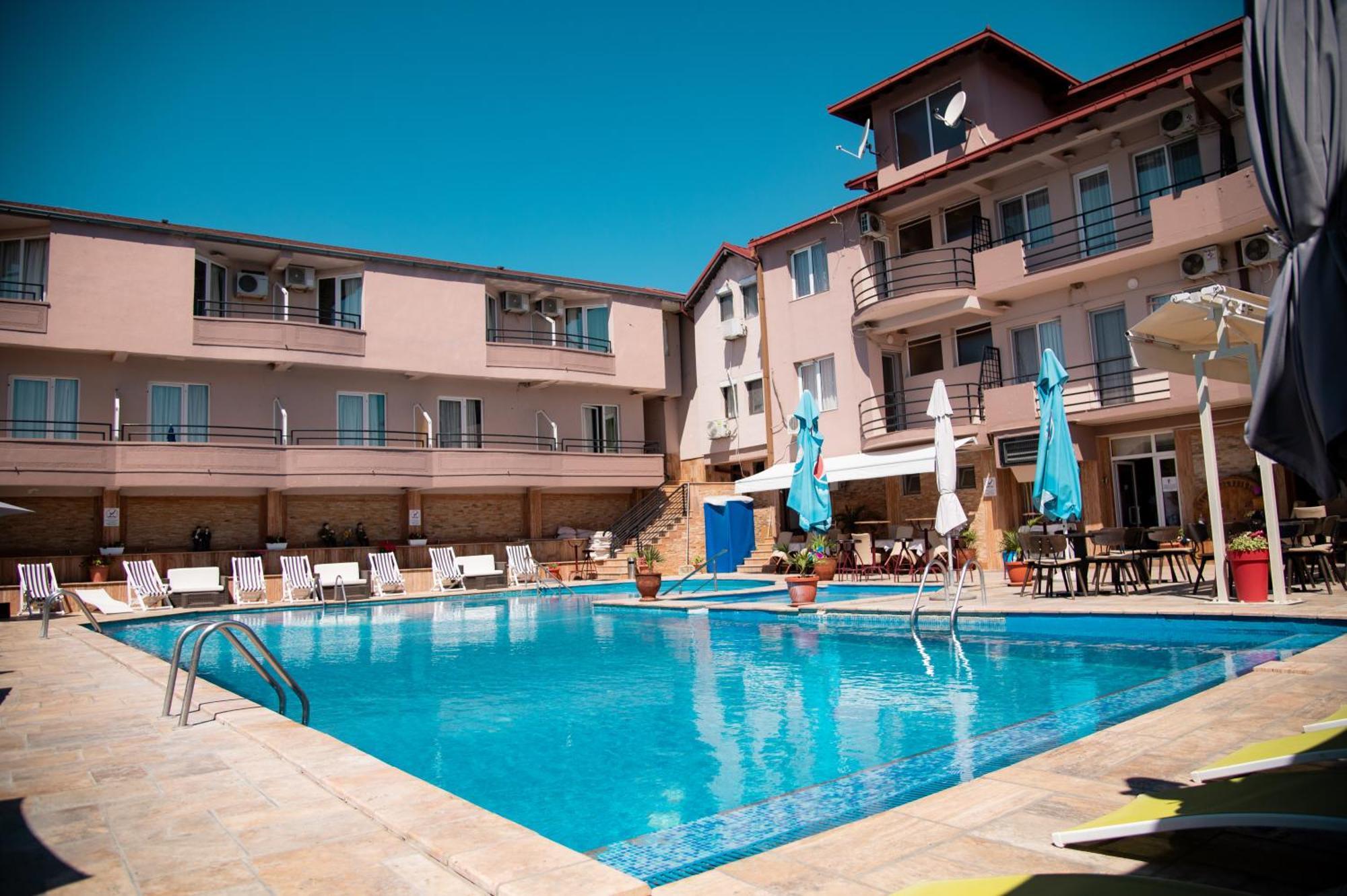Hotel Istatov 诺弗多伊兰 外观 照片