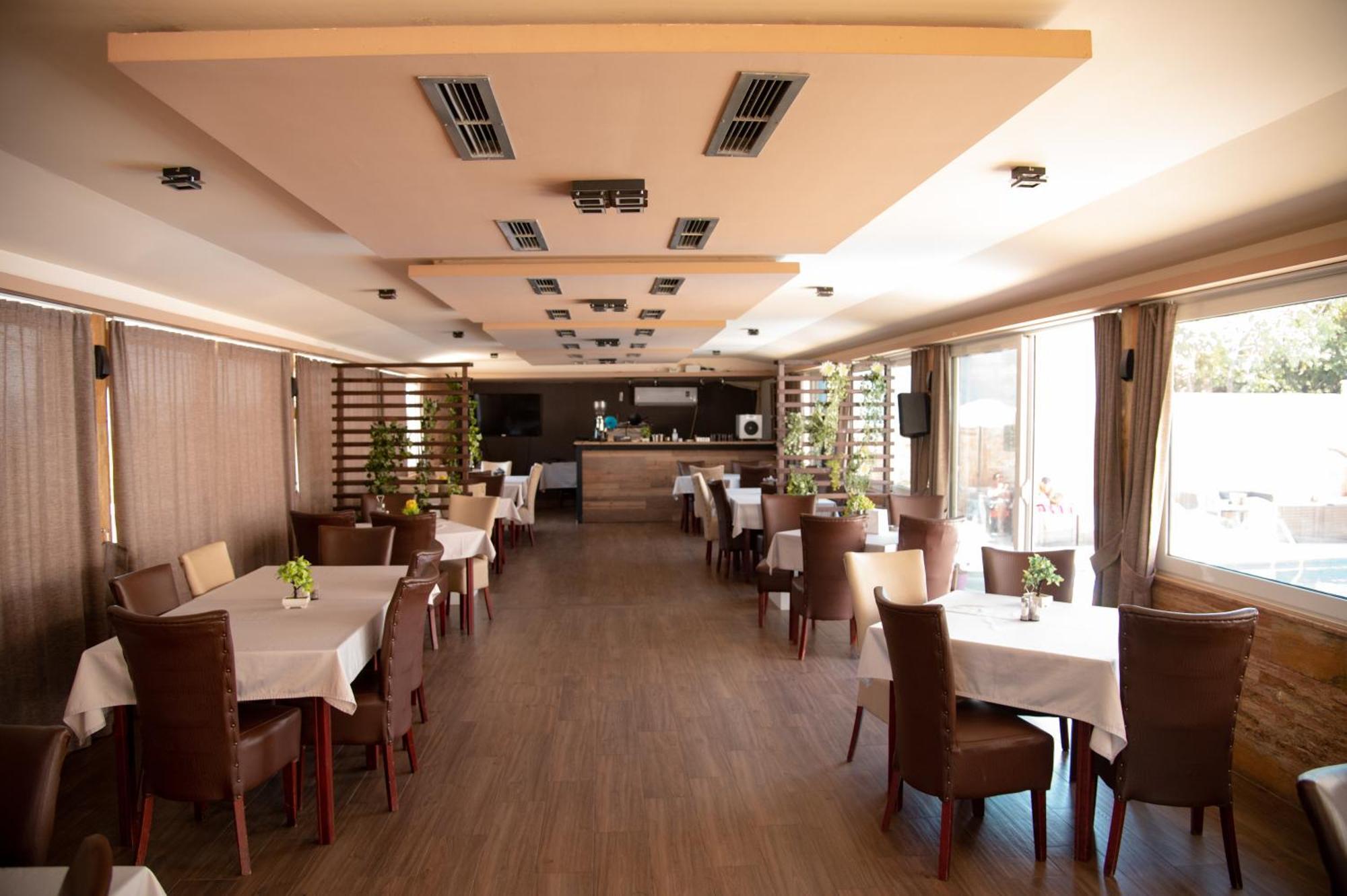 Hotel Istatov 诺弗多伊兰 外观 照片
