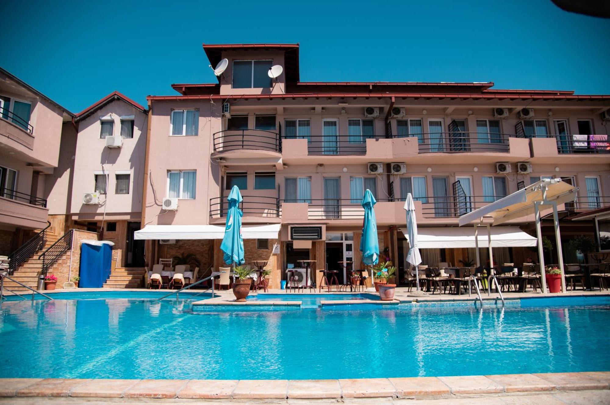 Hotel Istatov 诺弗多伊兰 外观 照片