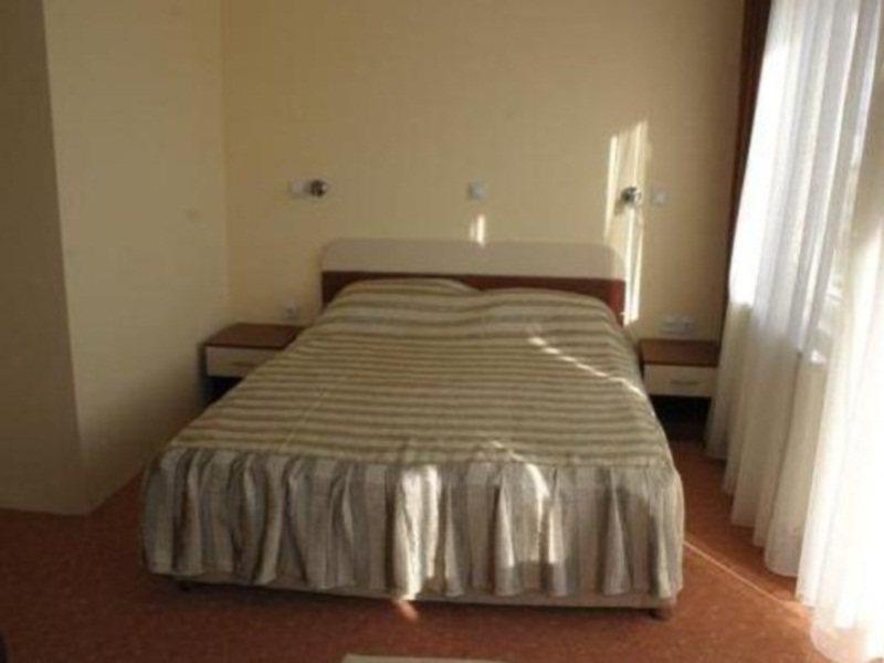 Hotel Istatov 诺弗多伊兰 外观 照片