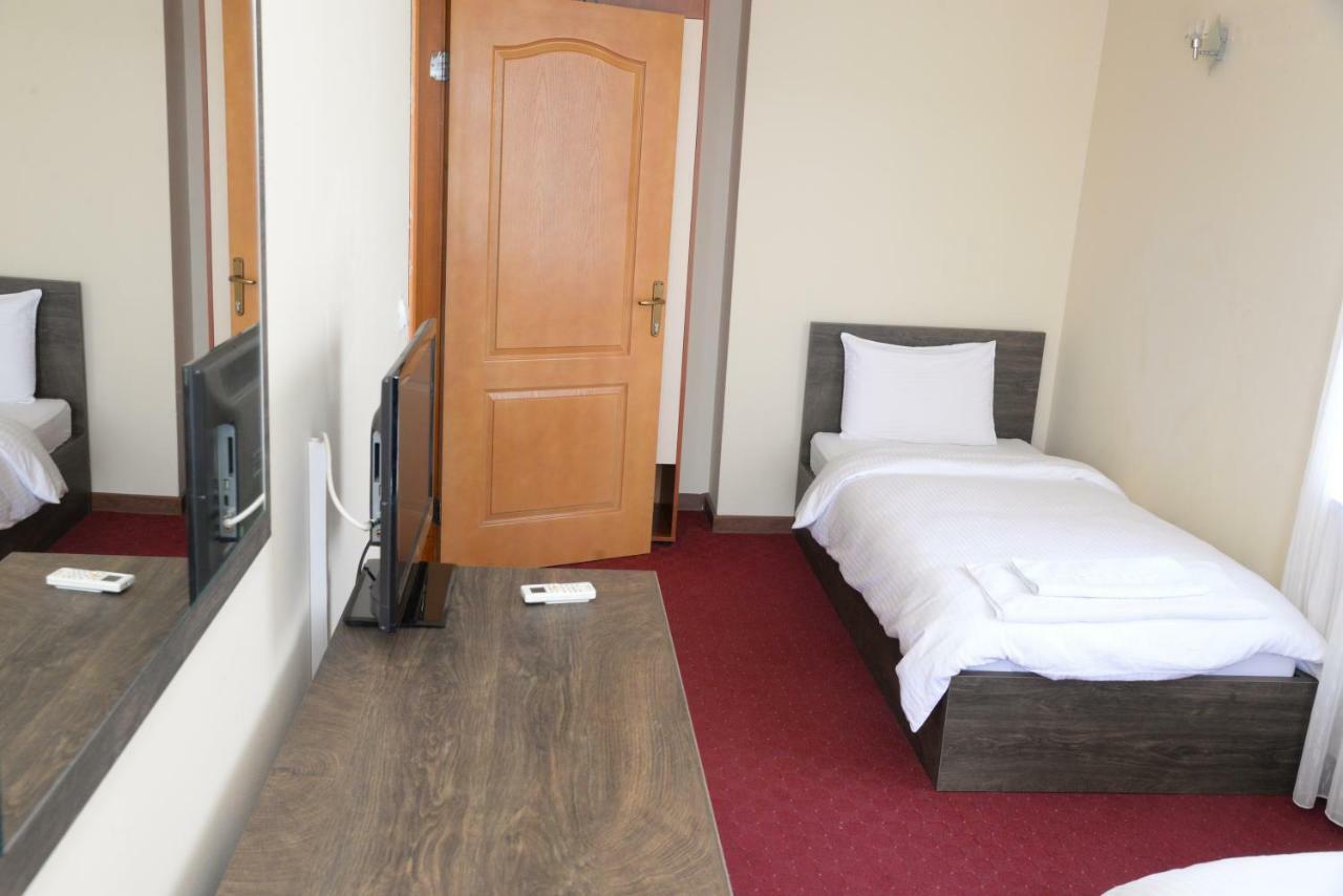 Hotel Istatov 诺弗多伊兰 外观 照片
